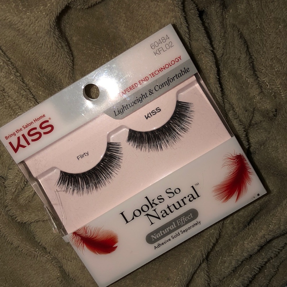 KISS lashes👀